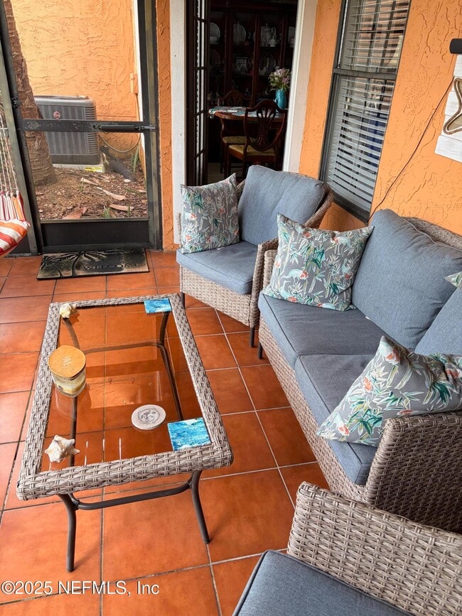 Building Photo - 854 Shoreline Cir