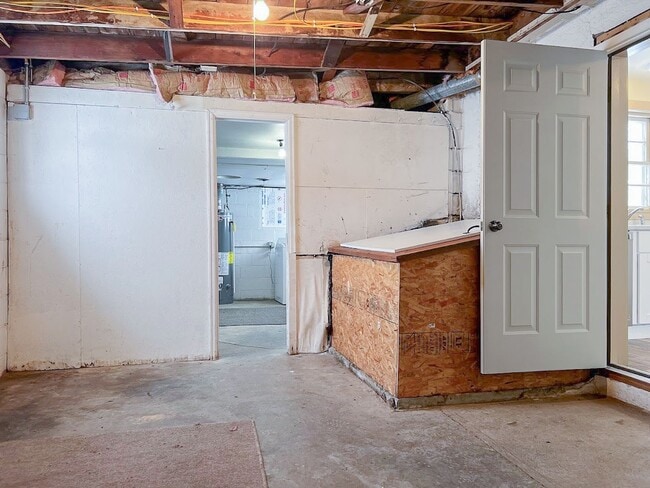 Building Photo - 3 bed/ 1 bath Single Family Home on Coffeen!