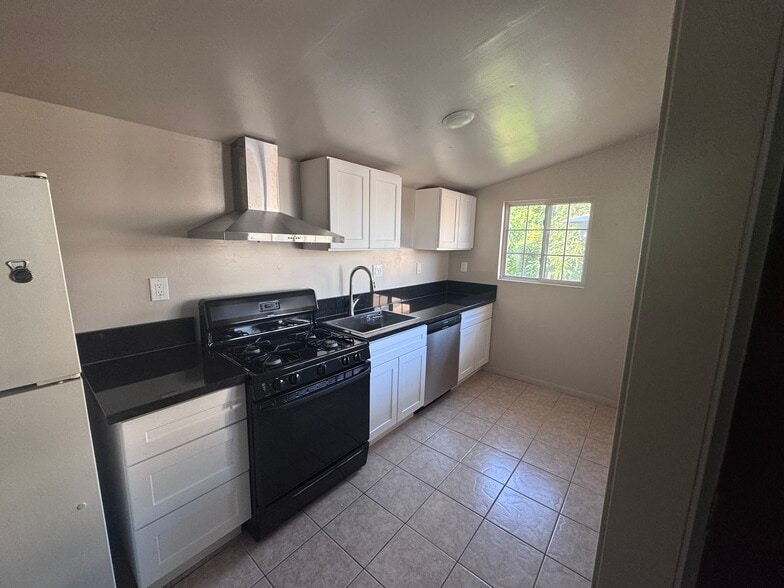 Studio Kitchen - 7614 Security Ave