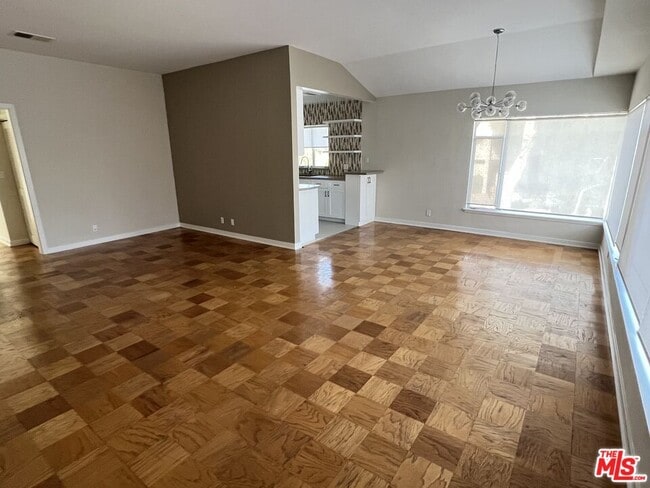 Building Photo - 629 Idaho Ave