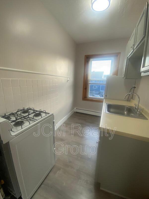 Primary Photo - 167 N Common St