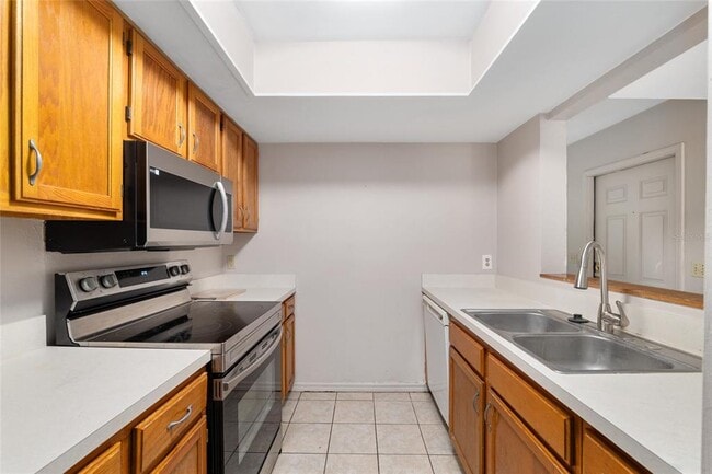 Building Photo - 900 SW 62nd Blvd