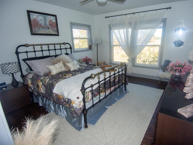 Building Photo - 500 Turnberry Ln