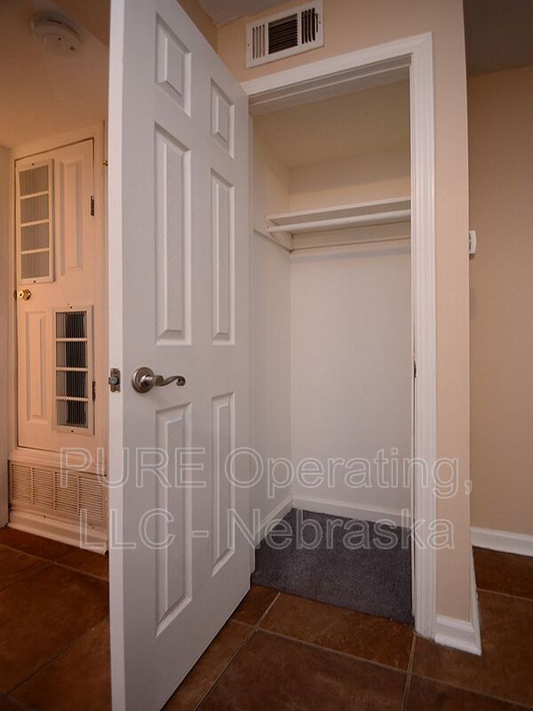 Building Photo - 612-616-616 N 46th St