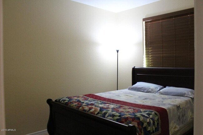 Building Photo - Beautiful 5 bed 3 bath home in Ocotillo Waters