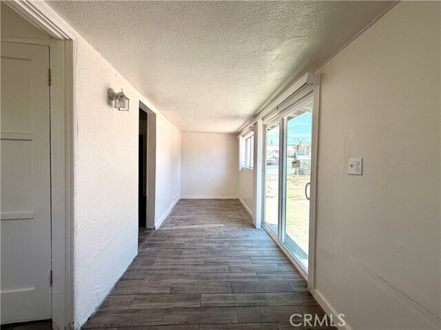 Building Photo - 7536 White Oak Ave
