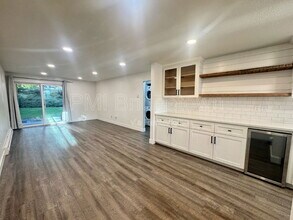 Building Photo - 12642 NW Barnes Rd