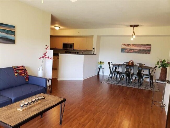 Building Photo - 4101 San Marino Blvd