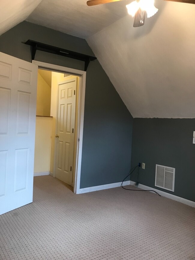 Building Photo - 24 Country Village Cir