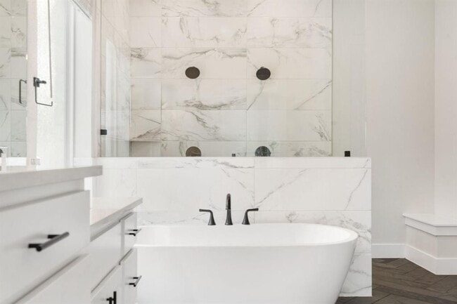 Building Photo - 504 Tomichi Trl