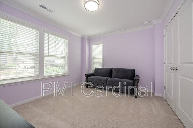 Building Photo - 604 Tudor Park Way