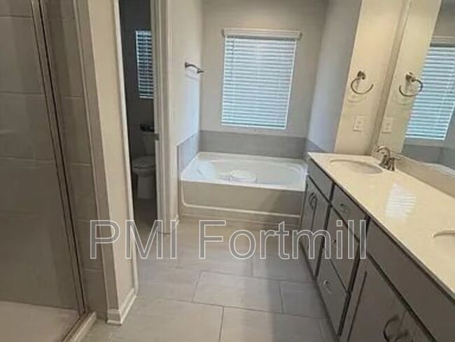 Building Photo - 1714 Woodend Dr