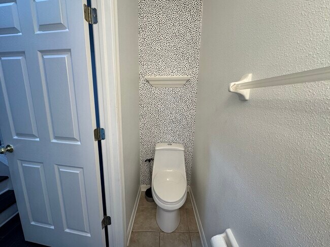 Building Photo - 7237 Bellingham Oaks Blvd