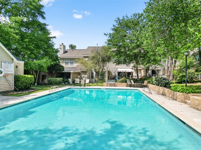 Building Photo - 2030 Plantation Dr