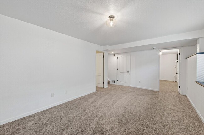 Building Photo - Updated 4bed in Parker!