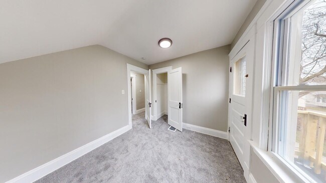 Building Photo - Old Brooklyn Area - 3 Bedroom Single Famil...