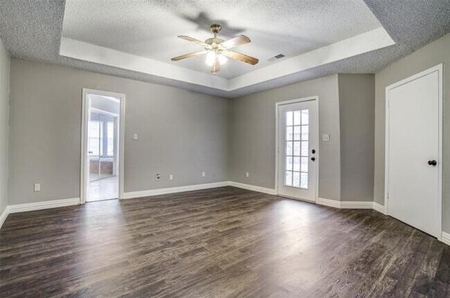 Building Photo - 157 Country Pl Ln