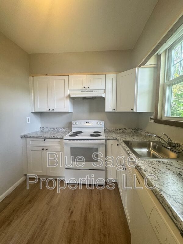 Building Photo - 3207 Albemarle Ave