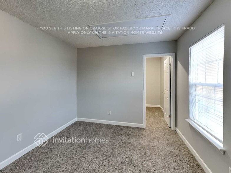 Building Photo - 4840 Aldersbrook Dr