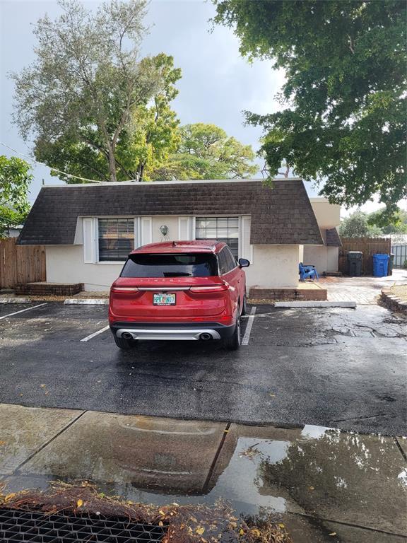 Building Photo - 770 NE 38th St