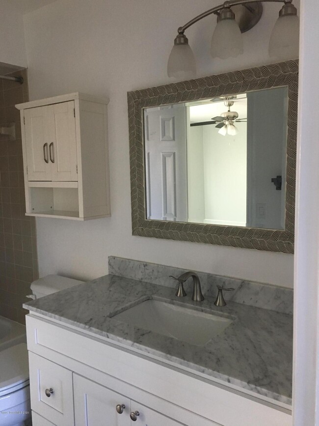 Building Photo - 43 Bogart Pl