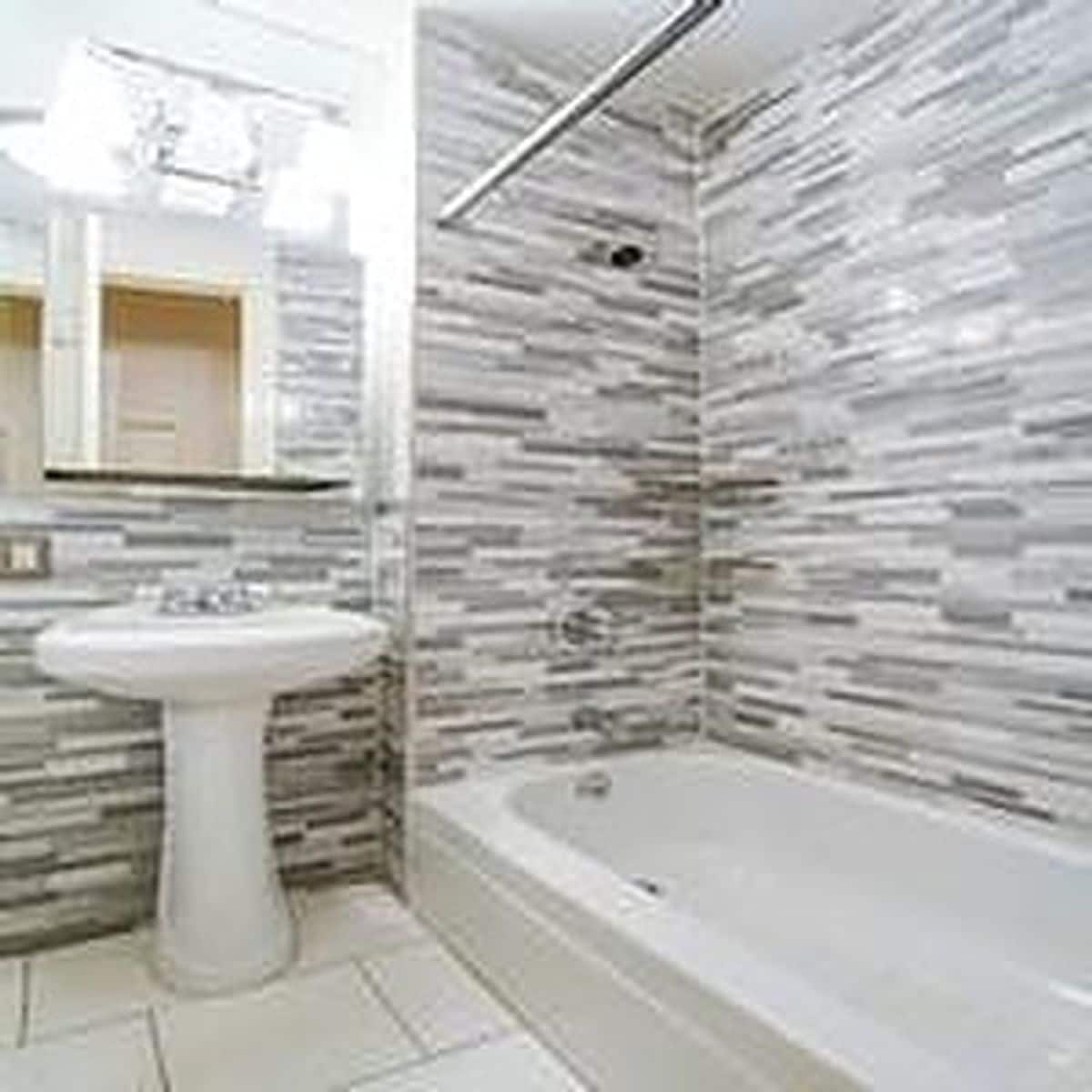 Building Photo - LEROY ST.