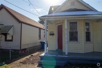 Building Photo - Cute two bedroom home with lots of space.