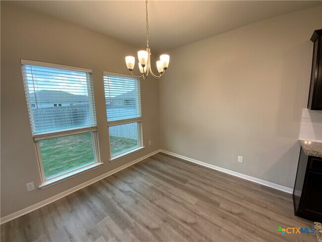 Building Photo - 4721 Highmont Dr