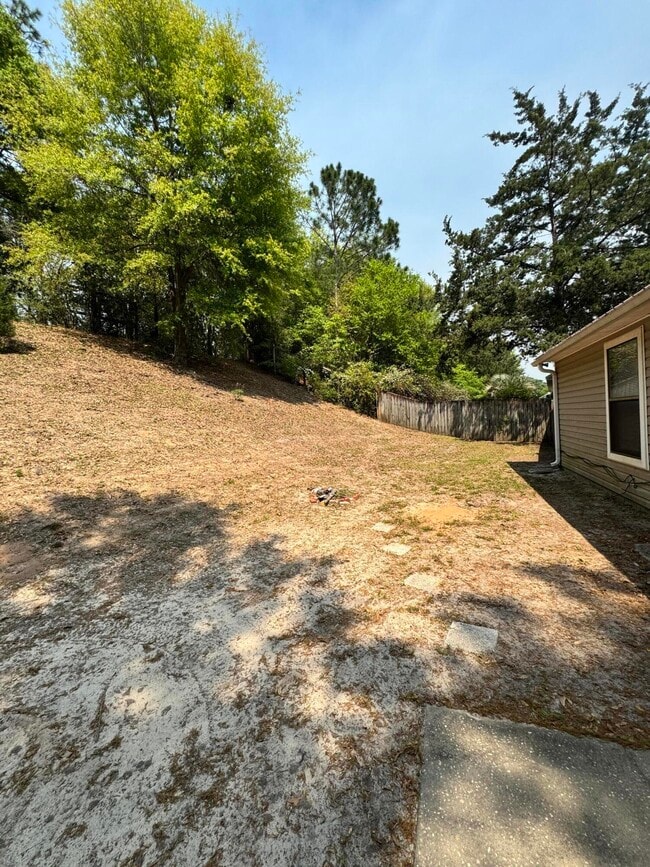 Building Photo - 129 Oak Terrace Dr