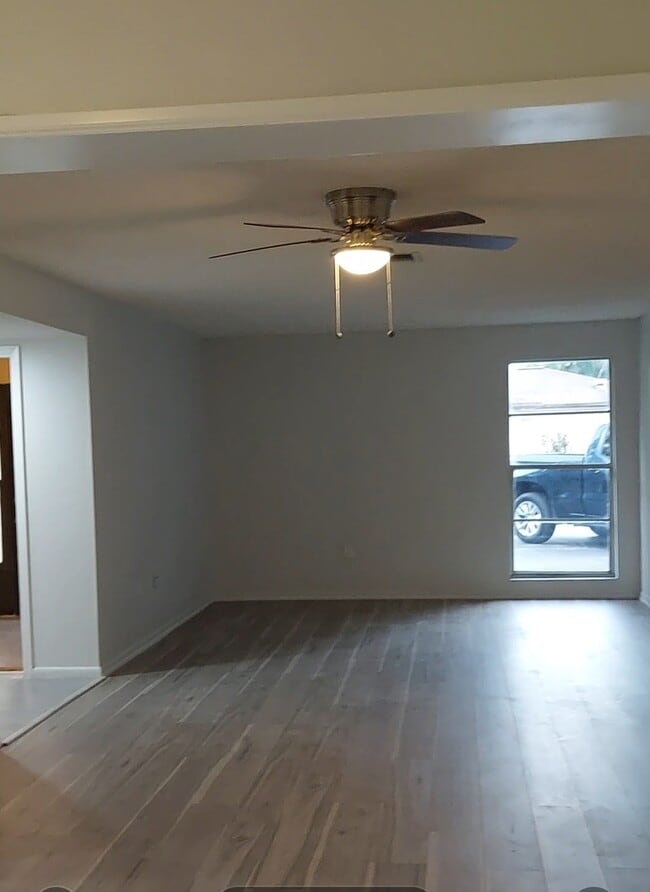 Building Photo - 3648 Boca Ciega Dr