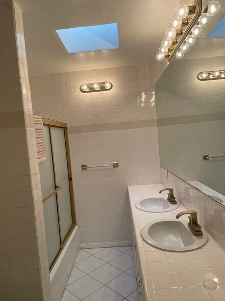 Building Photo - 5358 Baza Ave