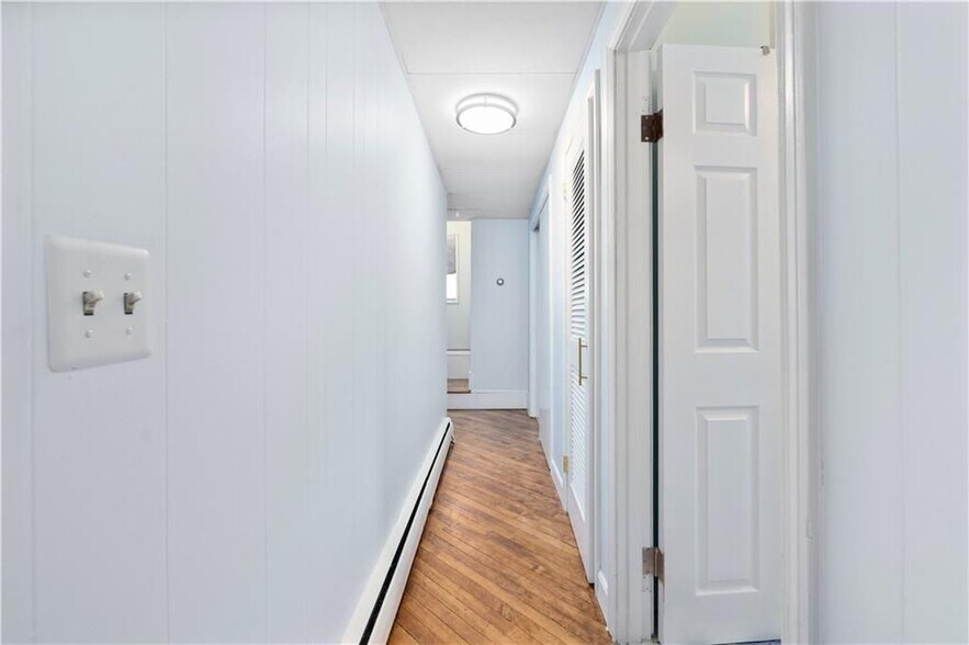 Building Photo - 4 Rego Rd