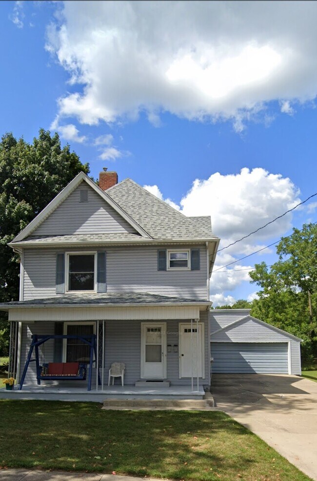 Primary Photo - 810 S Kalamazoo Ave
