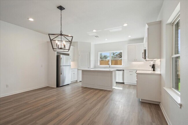 Building Photo - Residences at Windmill Preserve