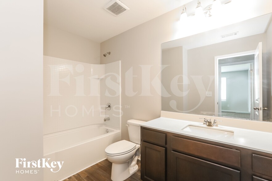 Building Photo - 156 Alexander Ln