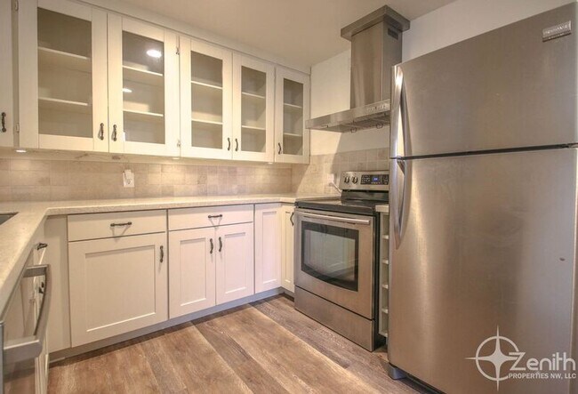 Building Photo - 2618 E 26th St