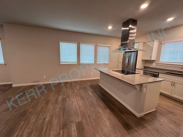 Building Photo - Discover Spacious Comfort: Elegant 3-Bed, 3.5-Bath Townhouse in Happy Valley!