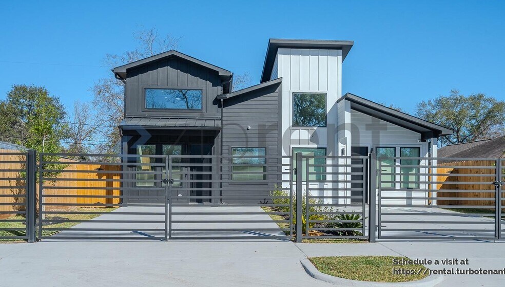 Building Photo - 5029 Van Fleet St