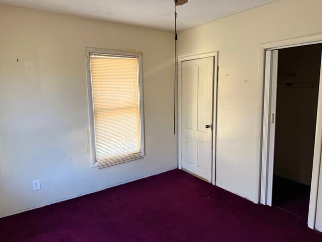 Building Photo - 53 Thorp St