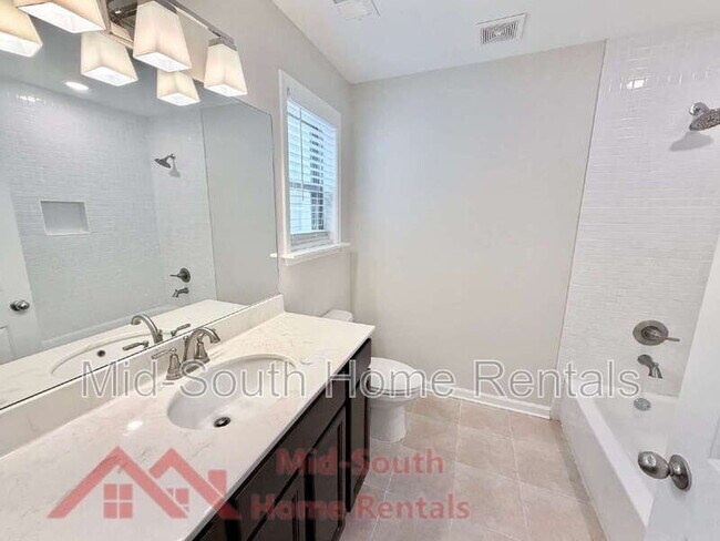 Building Photo - 82 N Rembert St