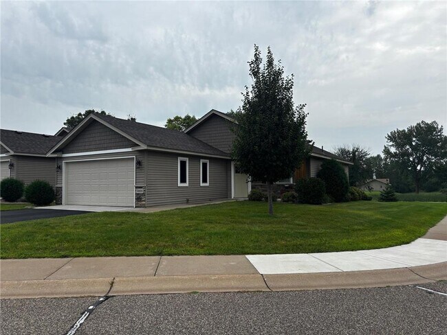 Primary Photo - 4001 Iris Ct