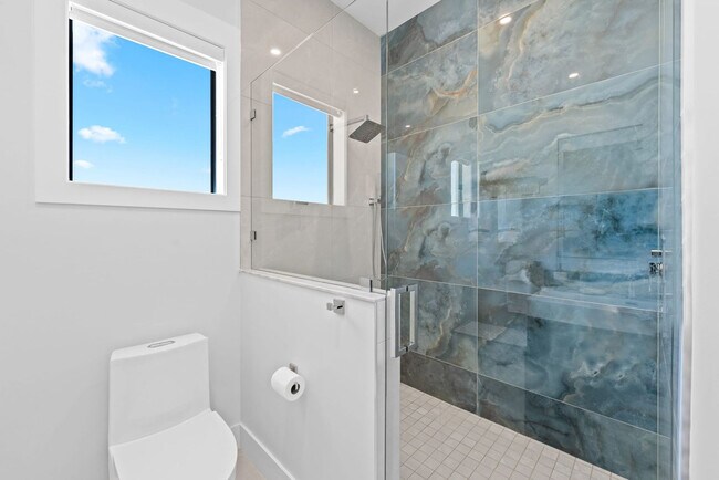 Building Photo - 247 Pescayo Ave