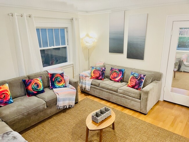 Building Photo - 3115 NE Schuyler St