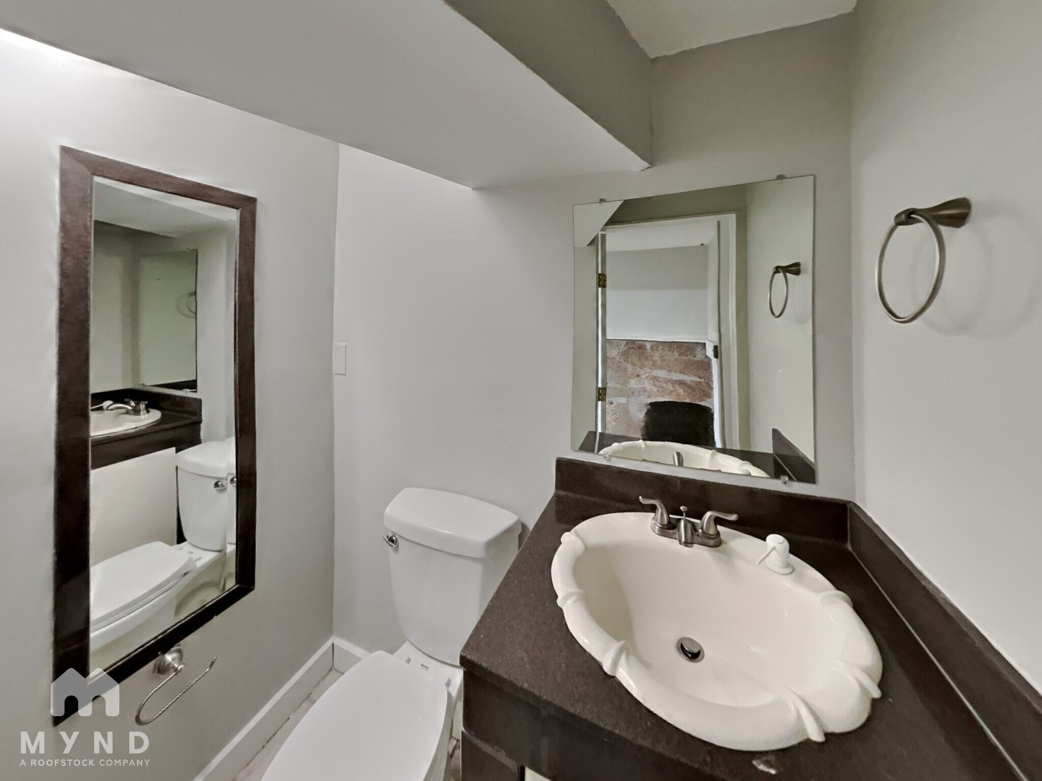 Building Photo - 307 Burton Dr