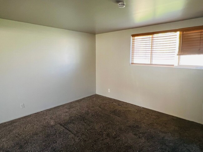Building Photo - 40 N Talbot Dr E