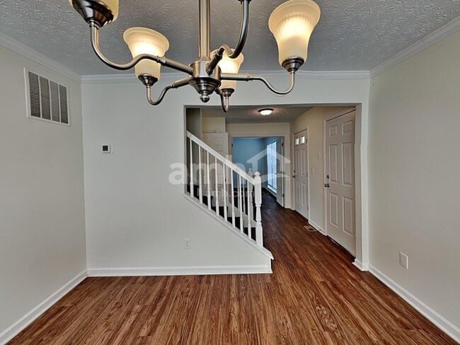 Building Photo - 257 Bannock Dr