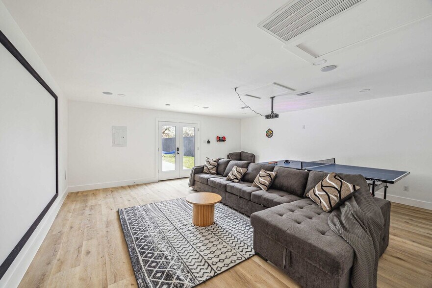 Building Photo - 5631 Cerritos Dr