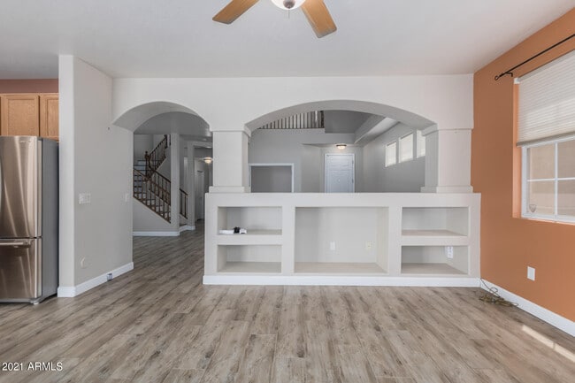 Building Photo - 204 W Mountain Sage Dr