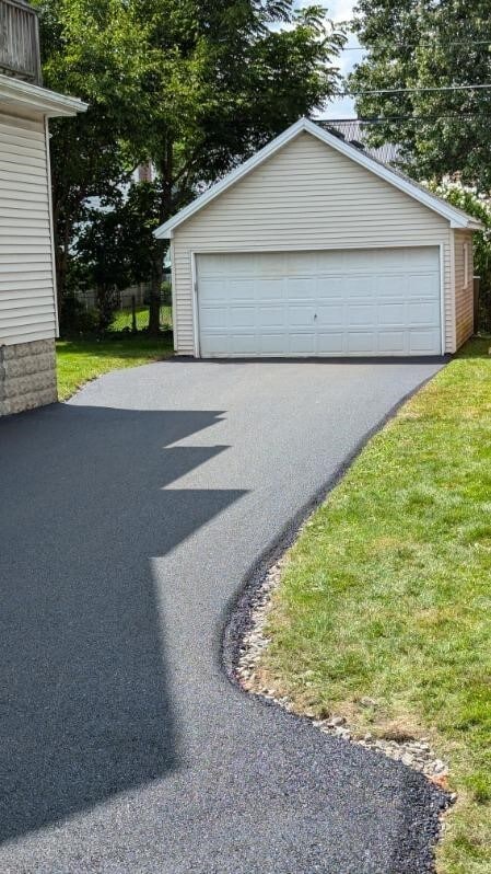 Building Photo - 61 Hirschfield Dr