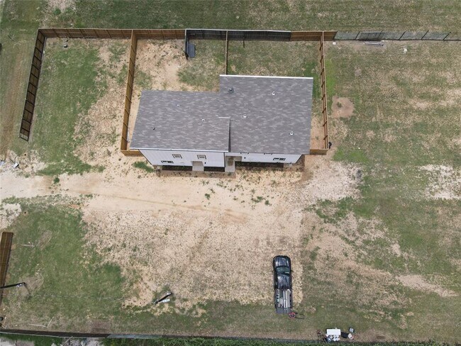 Building Photo - 108 Sandy Oaks Loop